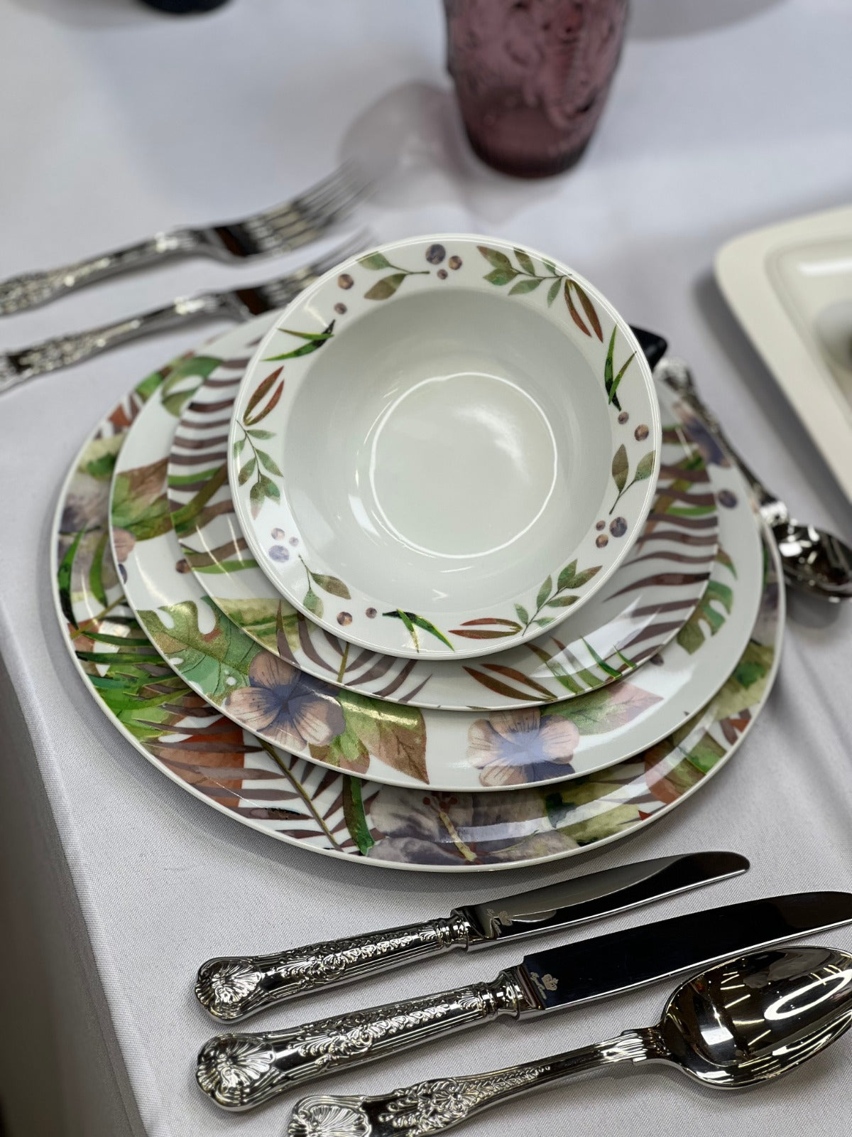 Service Vaisselle Fleur De Table 24 Pièces à 650dh